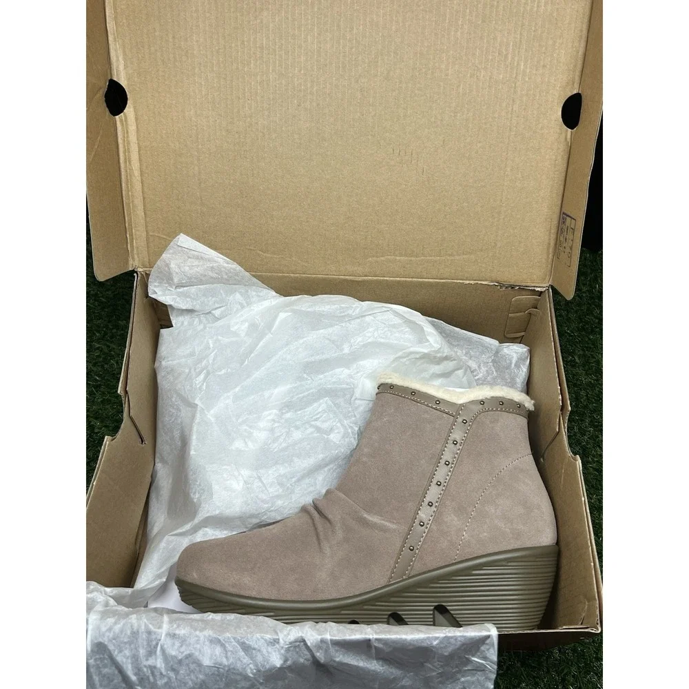 Size 7 - Skechers Studded Sherpa Trim Bootie Jumper Mushroom Womens Air Cooled